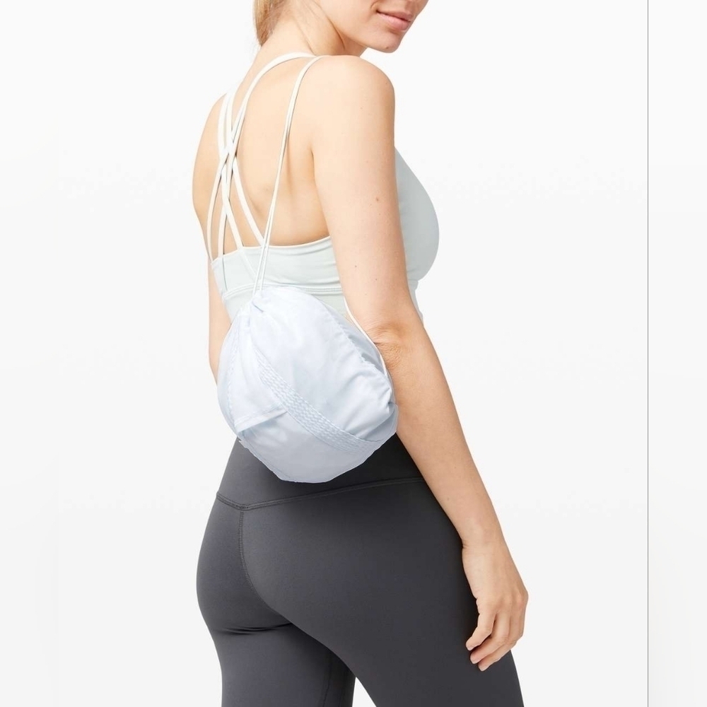 Lululemon Pack Light Pullover *Packable - Picture 14 of 14